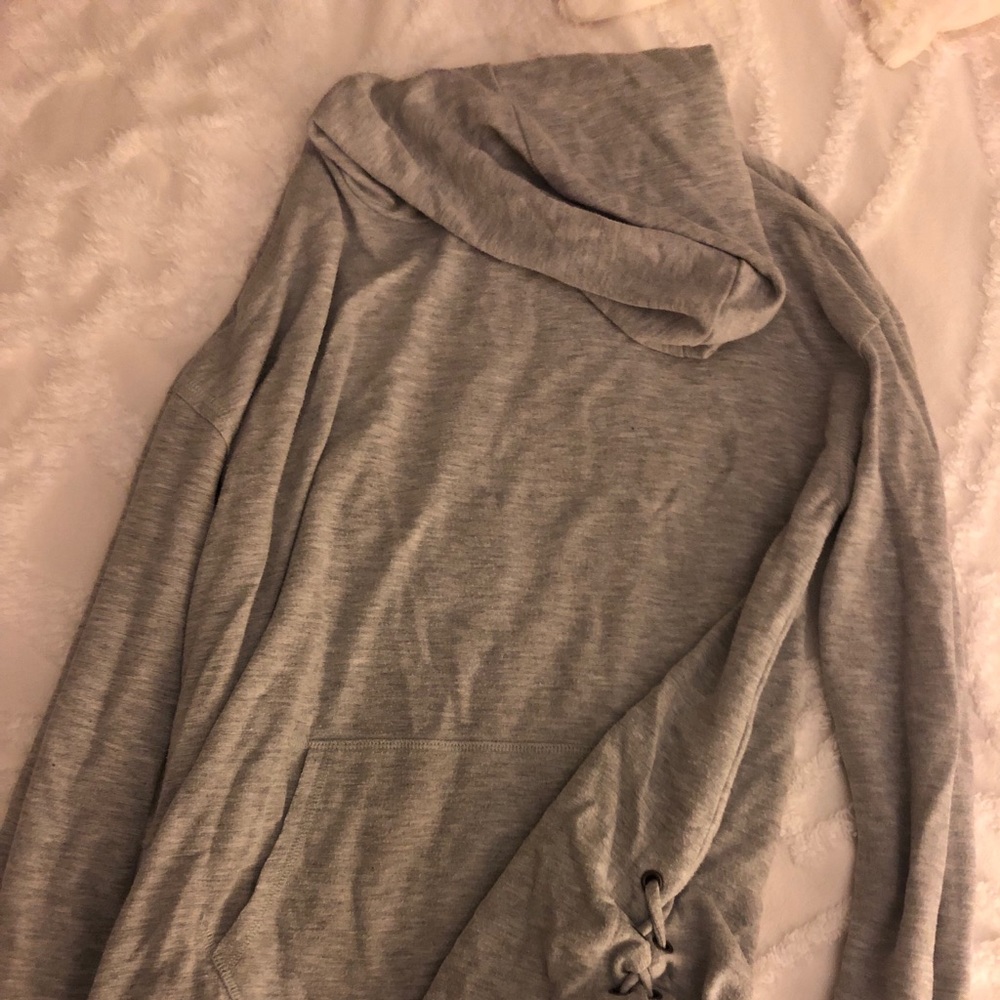 Grey top